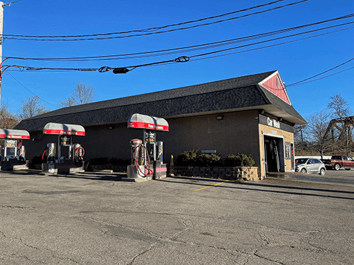 ScrubaDub Biddeford car wash building with self-serve vacuum stations